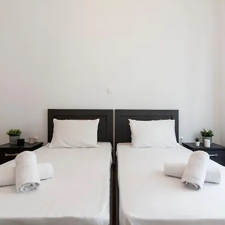 Modern 2bd In , 3-min Metro Apartment Athens