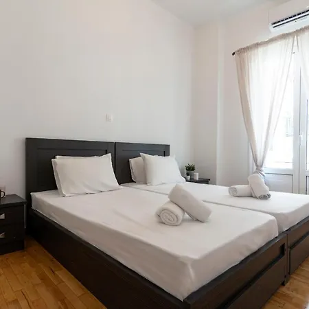 Apartment Modern 2bd In , 3-min Metro Athens